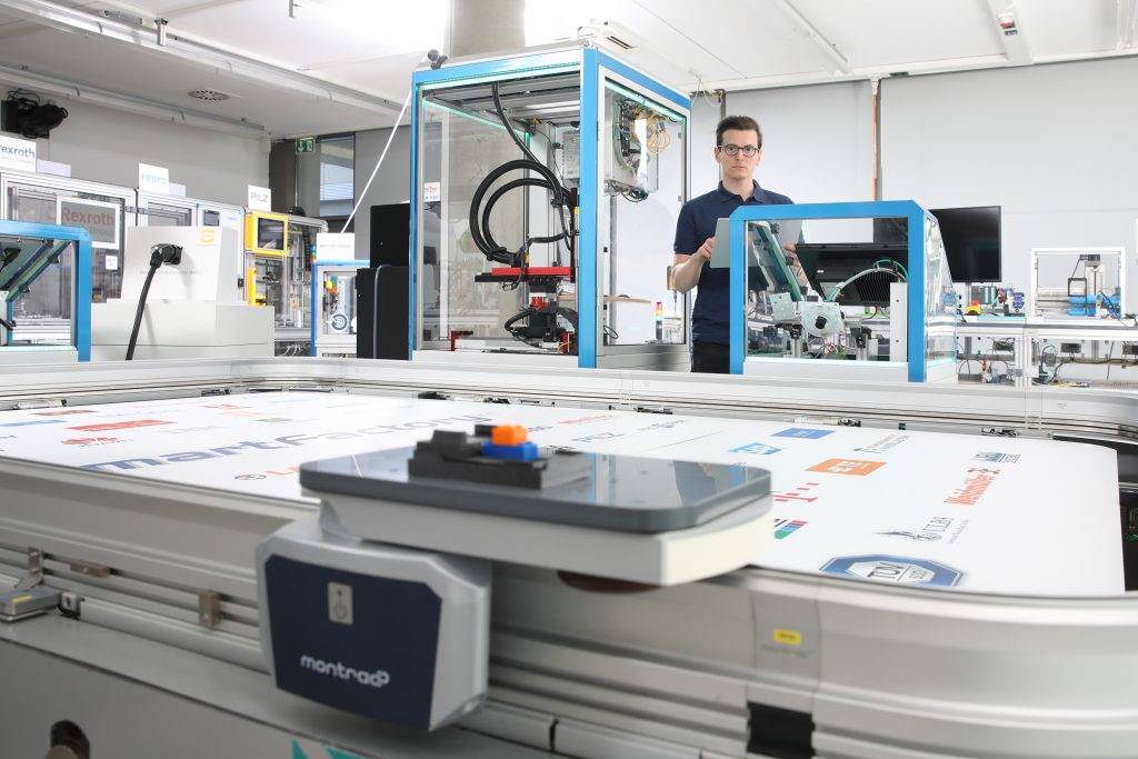 Weiterbildung zum Thema Konnektivität & Interoperabilität bei der SmartFactory Academy