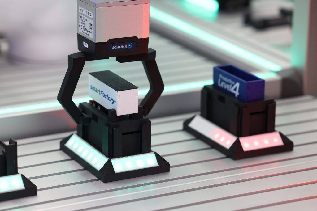 Weiterbildung zum Thema Robotik & Automatisierung bei der SmartFactory Academy