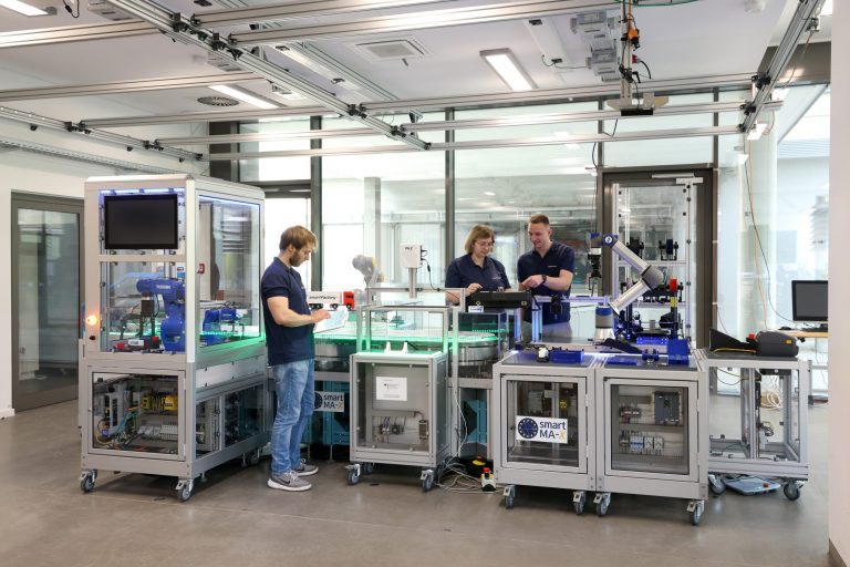 Digitale Zwillinge für Fortgeschrittene: Von Dateninseln zur intelligenten Wissensplattform mit Ontologien & KI